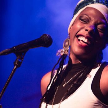 la-dame-blanche-1510058311.-1×2560